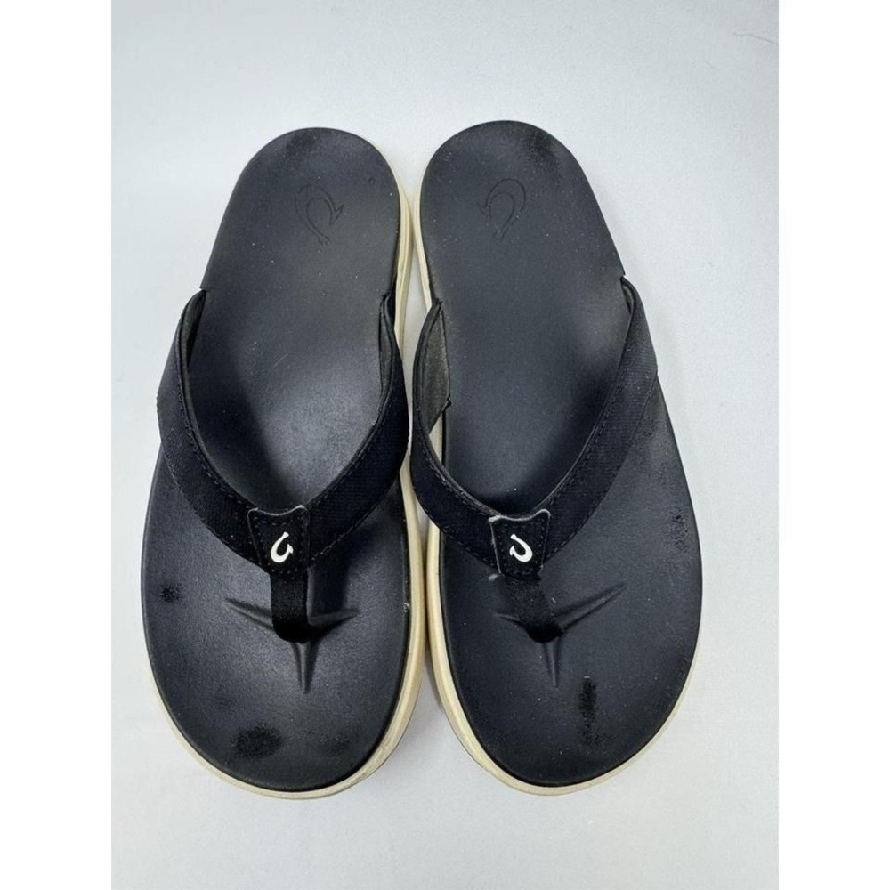 Olukai Ohana Black Slip On Flip Flops Sandal in women's size 7